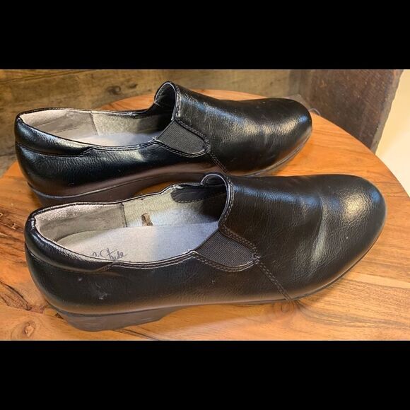 Life Stride work life for ladies.  In. 5315 - Picture 5 of 6